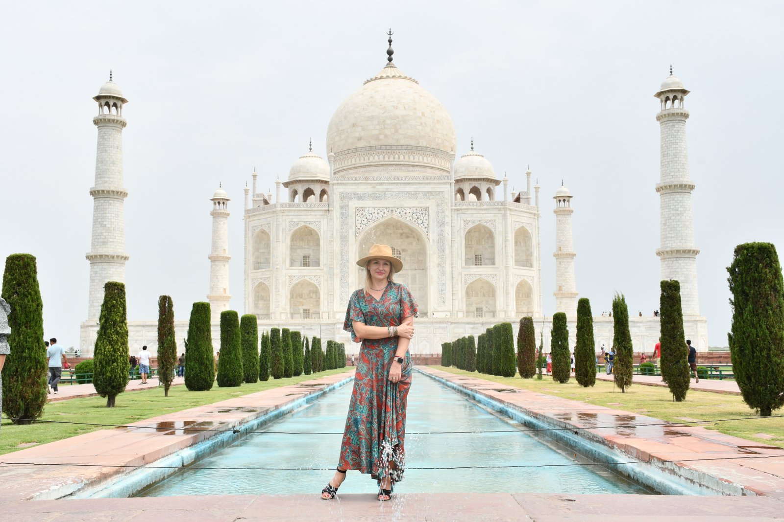 Sunrise taj mahal and agra tour by car
