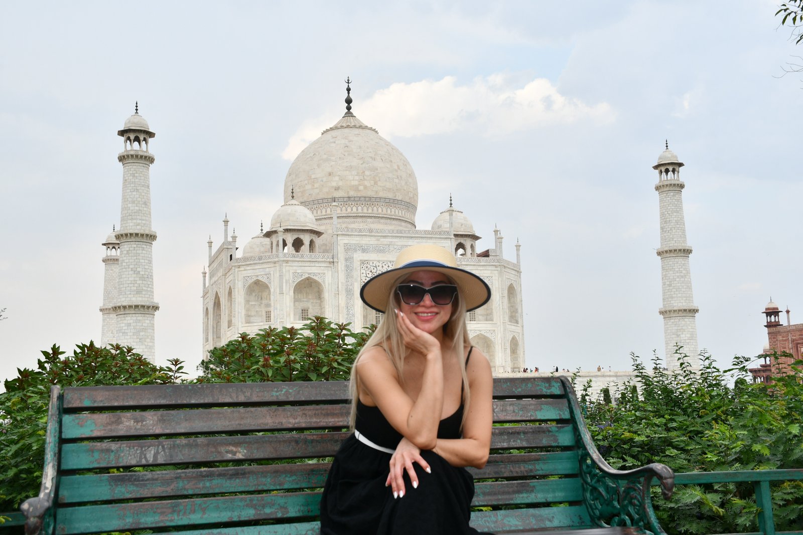 Taj Mahal Tour By Train side image 1