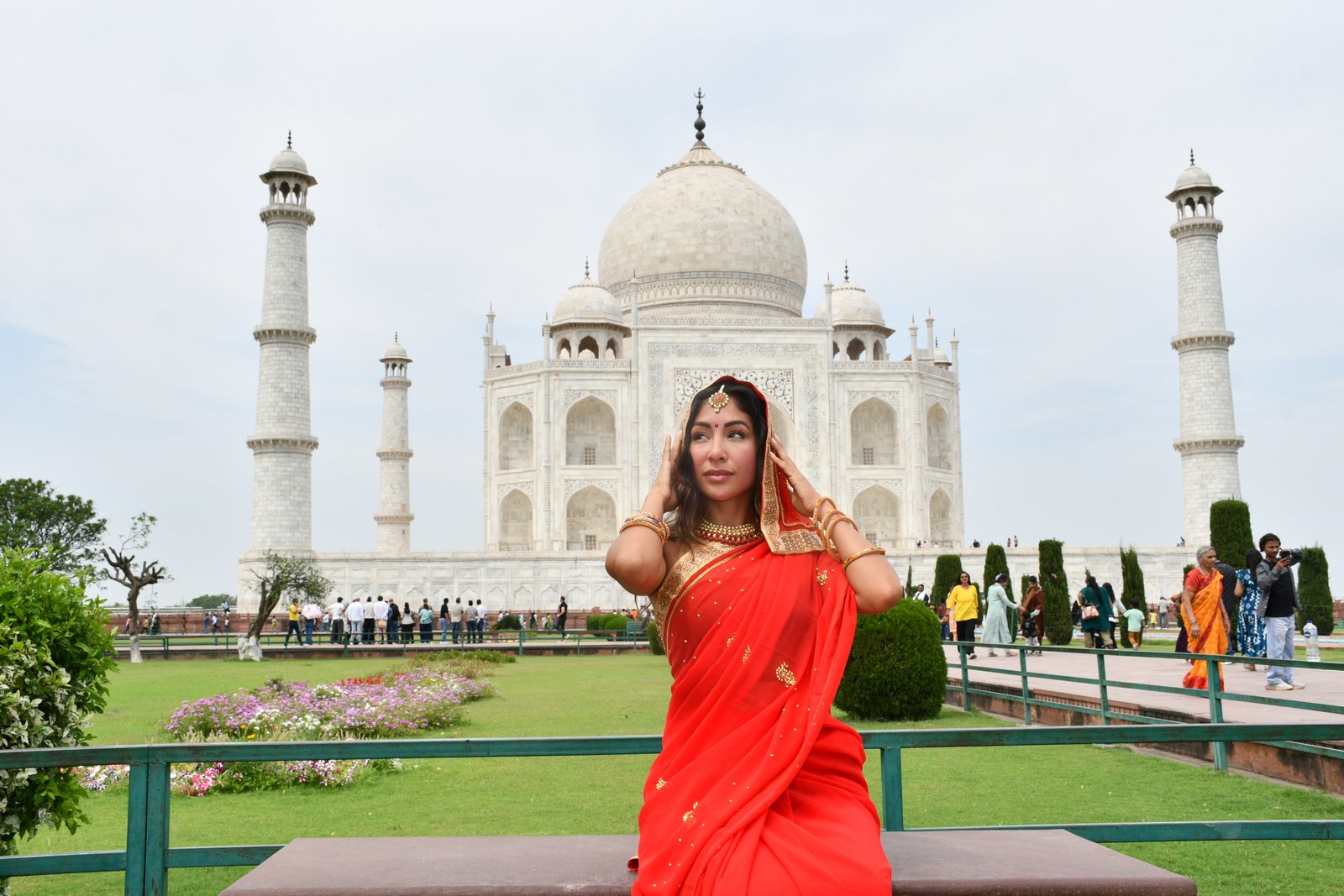 Taj Mahal Tour By Train side image 2
