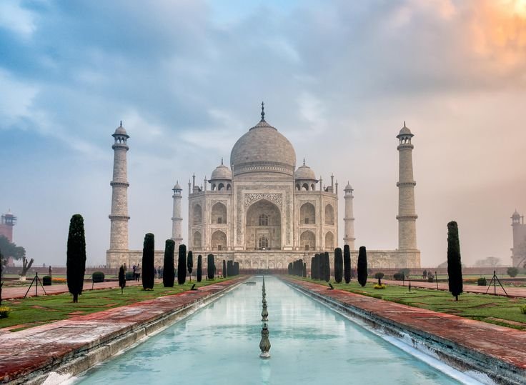 Taj Mahal Sunrise Tour from Delhi main view