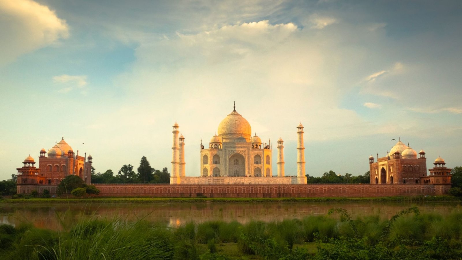 Delhi To Agra Same Day Tour By Train Gatimaan Express